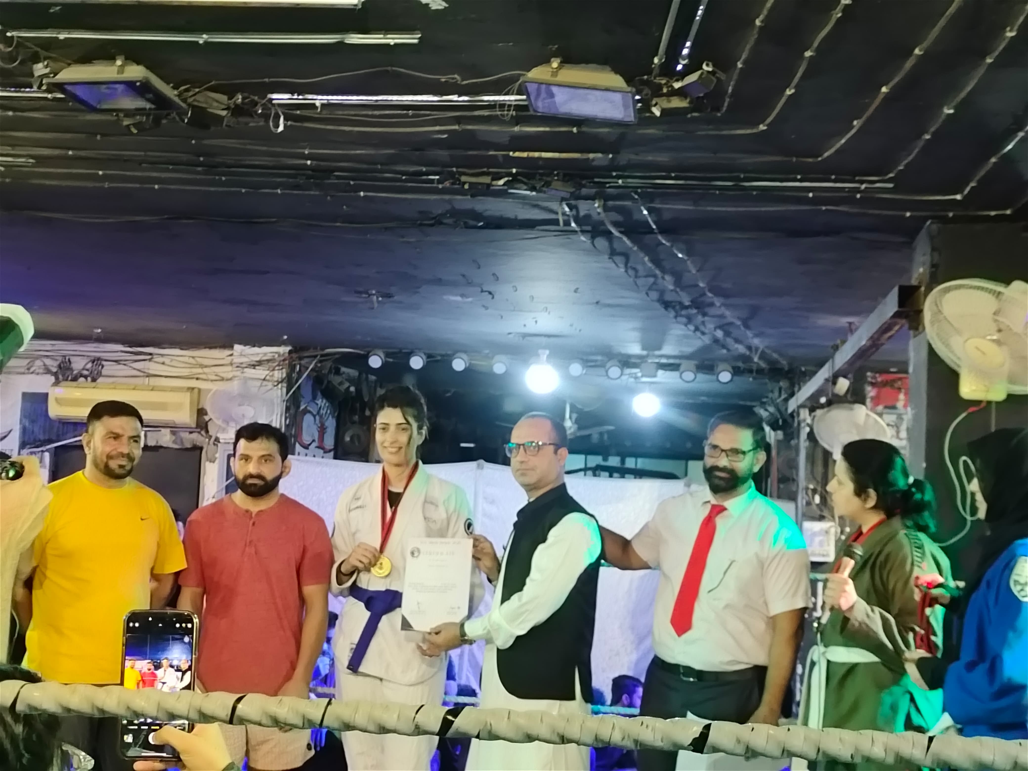 VCL show down gallery image